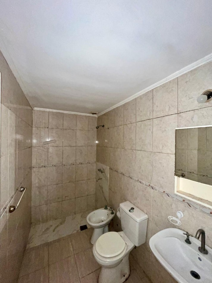 Hipolito Irigoyen 2900 / Barrio Loyola